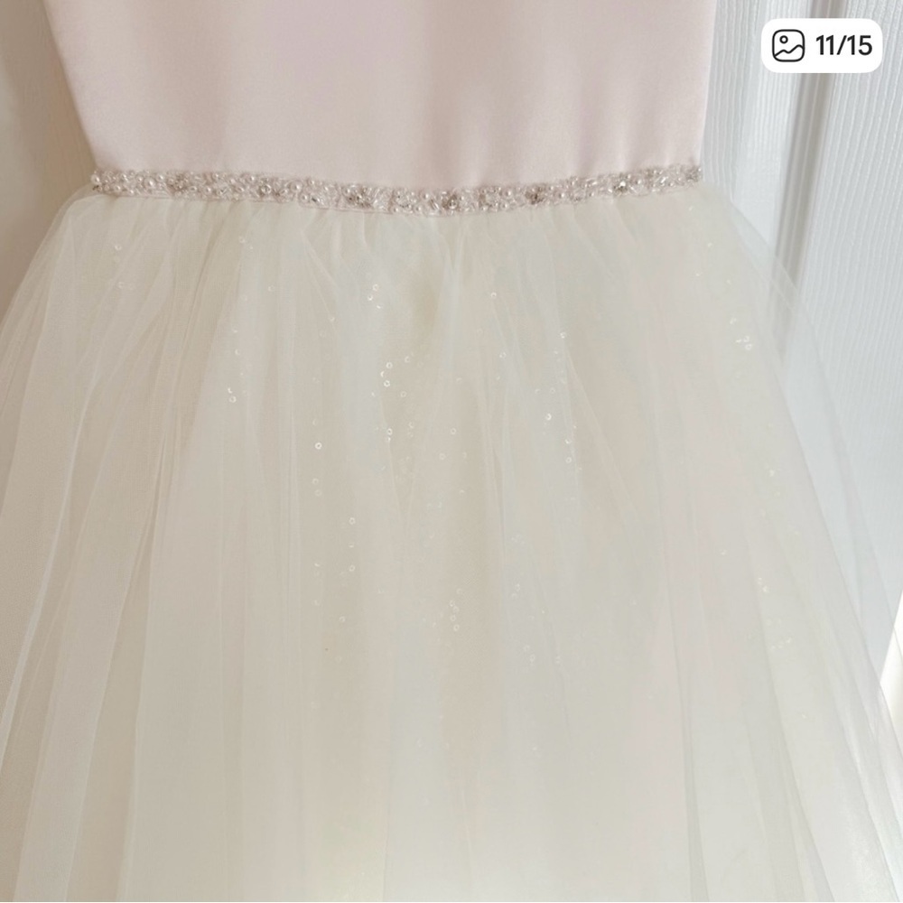 Stunning Joan Calabrese for Mon Cherri Flower Girl Dress in Ivory/Petal size 7 - Picture 12 of 15
